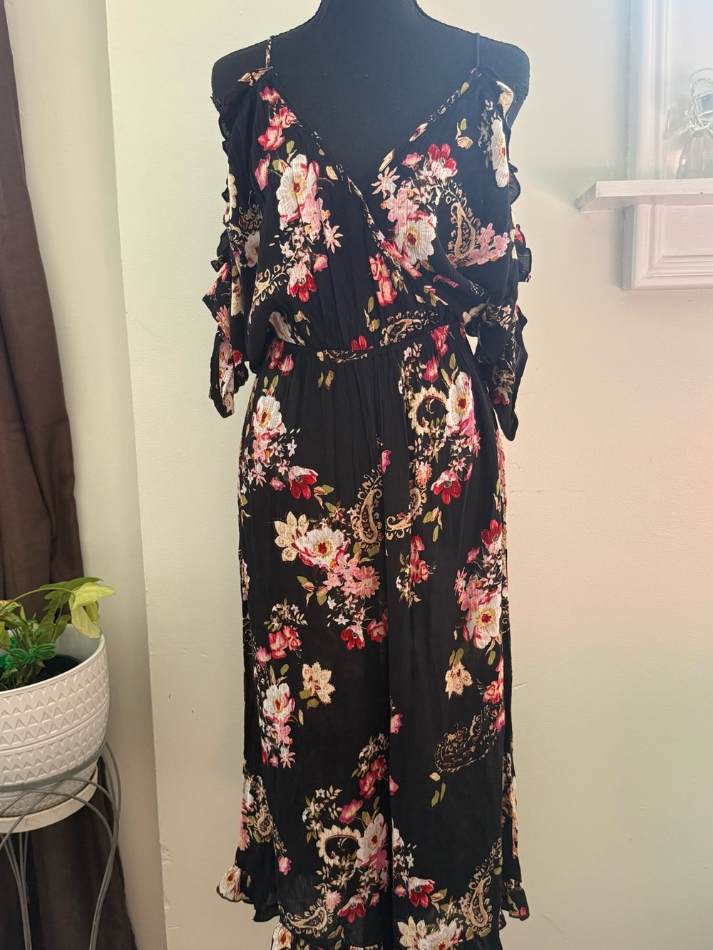 Cold-Shoulder Floral Black Jumpsuit